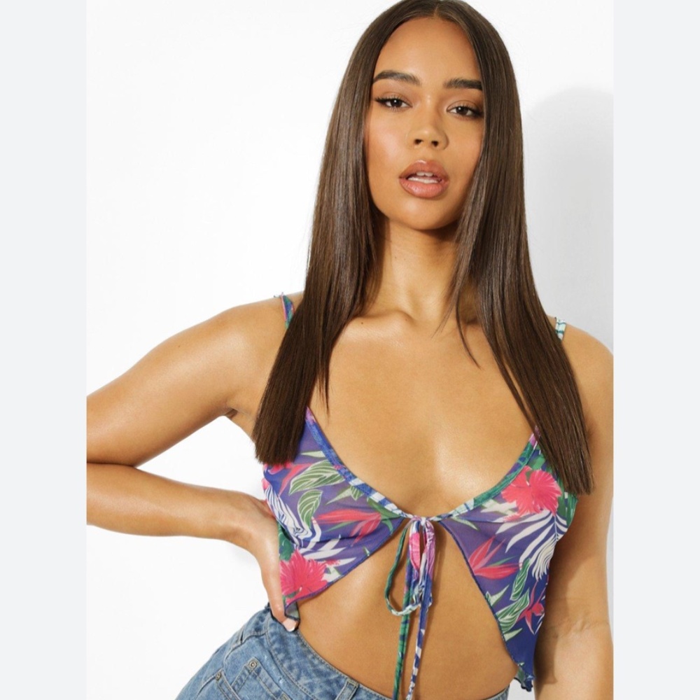 Brand new boohoo floral crop top